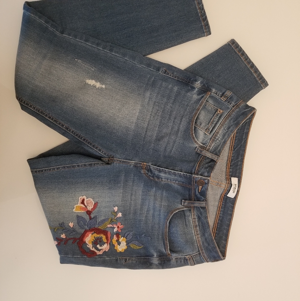 Kensie Embroidered Ankle Jeans